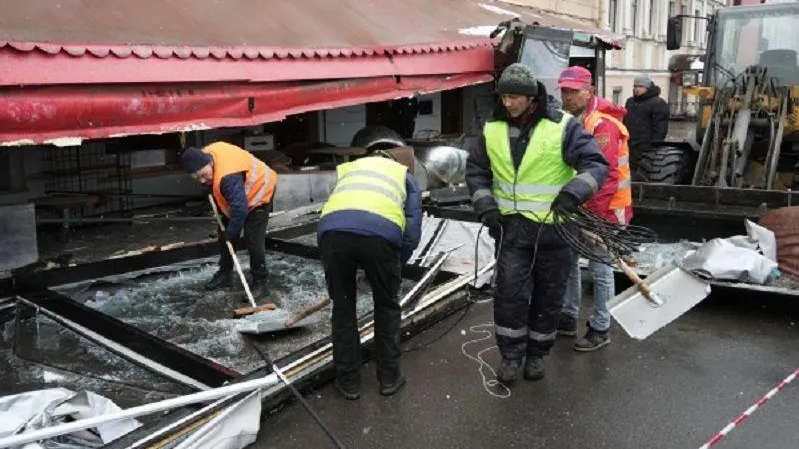 Число пострадавших при взрыве в Петербурге увеличилось