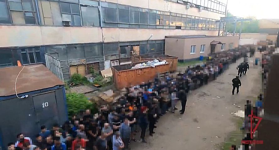 Силовики выявили 150 нелегальных мигрантов в ходе рейда в Подмосковье