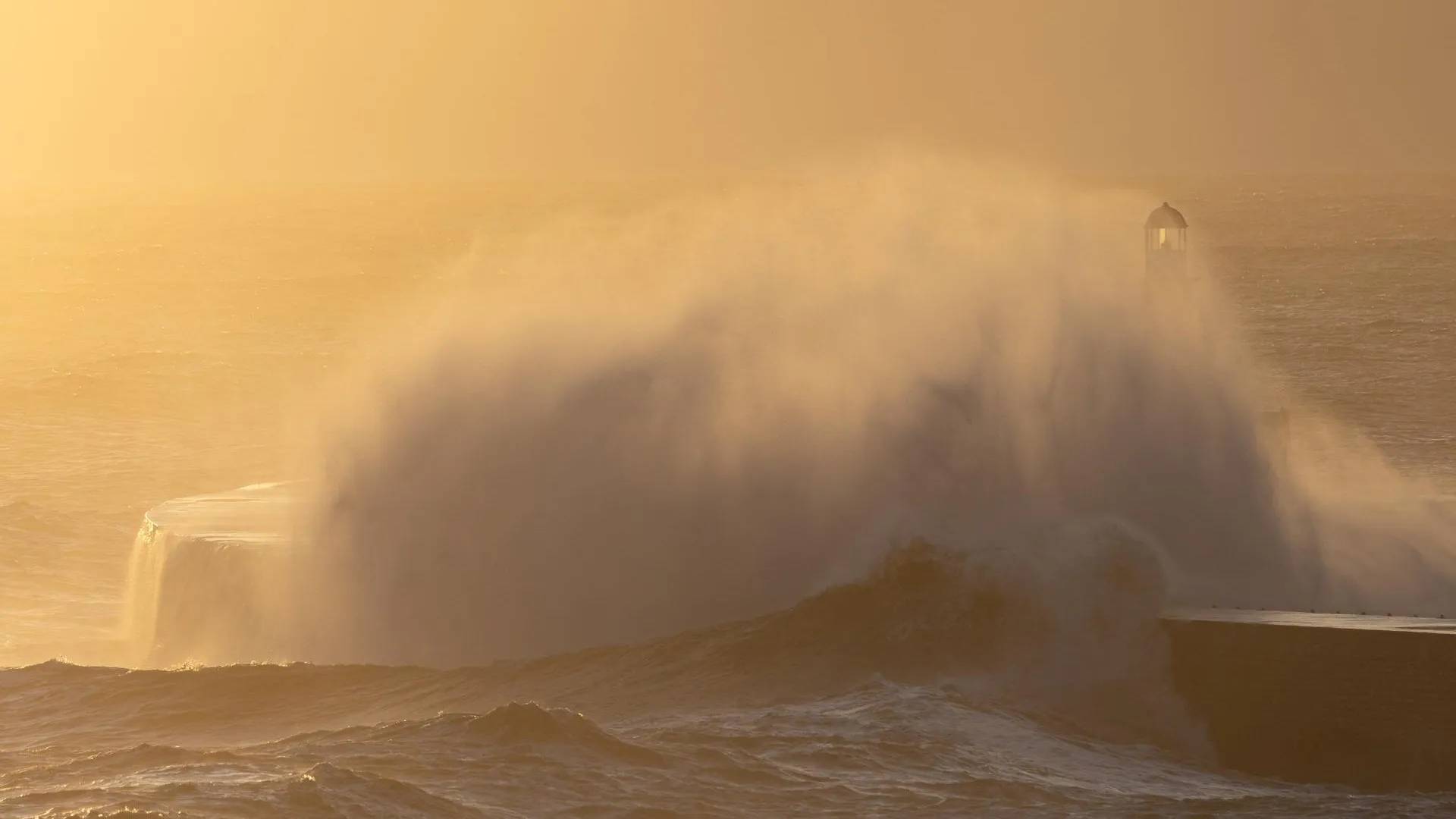 Cover Images/Keystone Press Agency