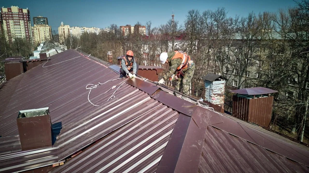 В Подмосковье с начала года провели капремонт кровель 371 многоквартирного дома