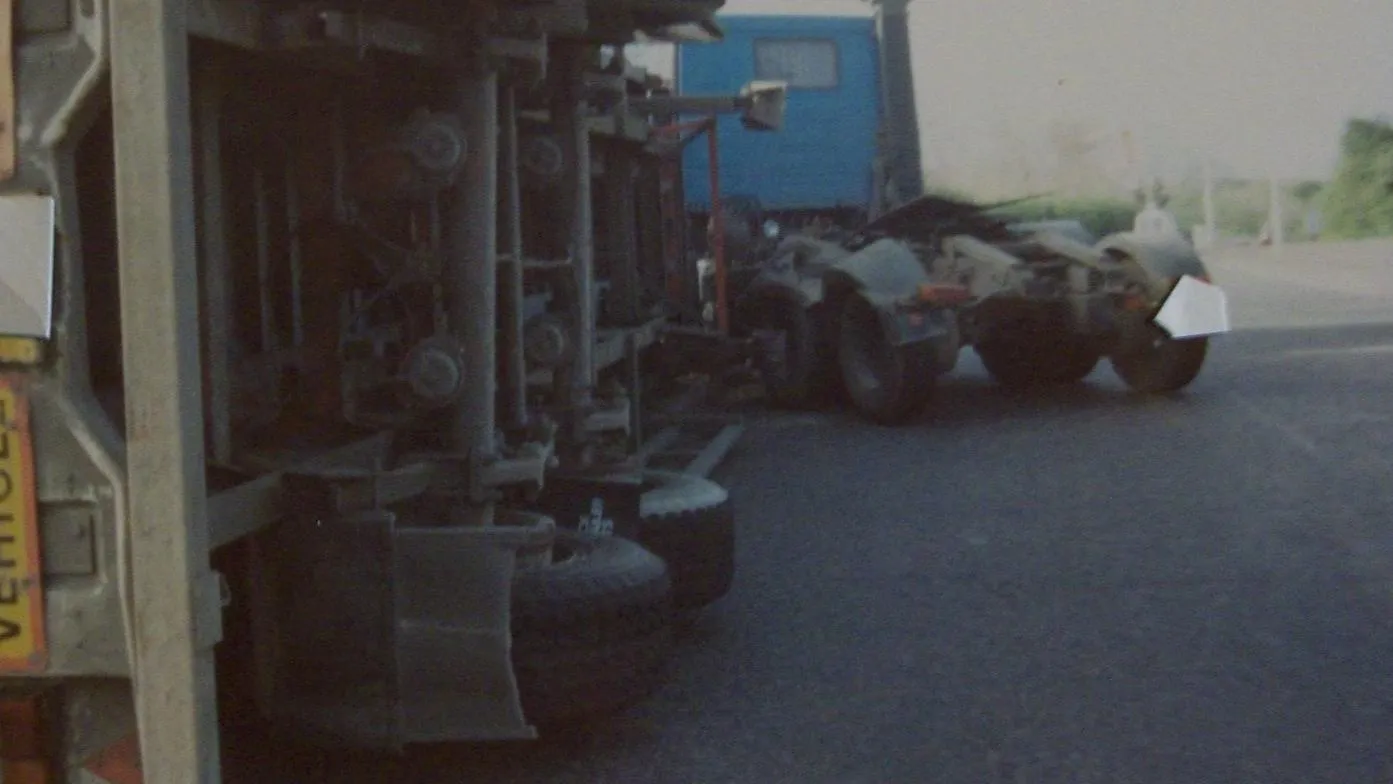 В Астраханской области столкнулись автобус и грузовик