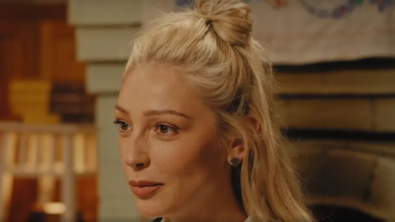 vkvideo.ru/AGENT GIRL