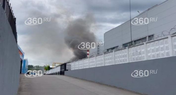 В Подольске загорелся склад насосов