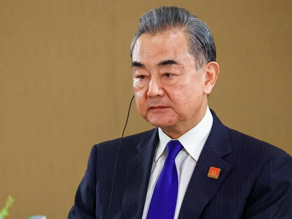 Перемирие или заморозка: глава МИД Китая везет в Россию предложение от США