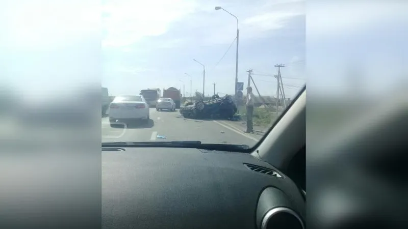 Очевидцы вытащили из искореженной машины чудом выжившего после ДТП водителя