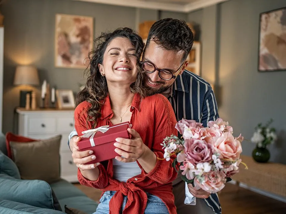 Что подарить на 8 Марта: топ-гаджеты, которые вызовут вау-эффект и искренний восторг