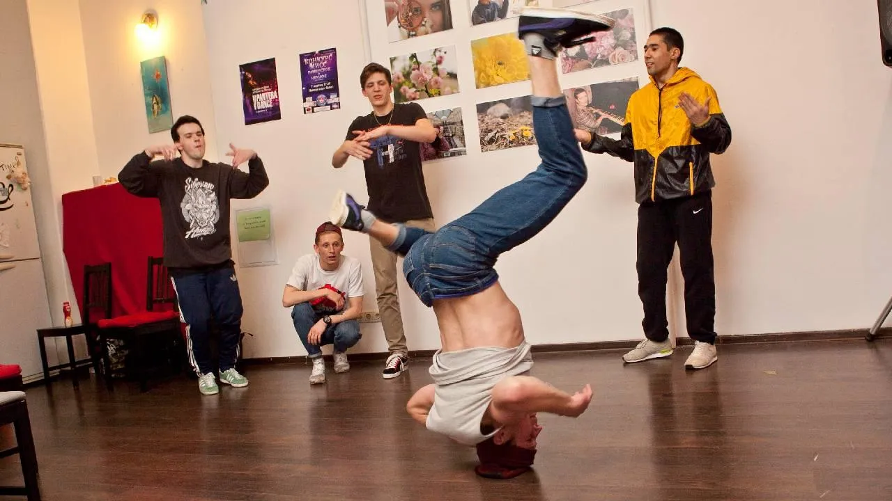 Кузбасский танец покоряет мир: B-girl Nika обыграла француженку и стала чемпионкой мира по брейк-дансу