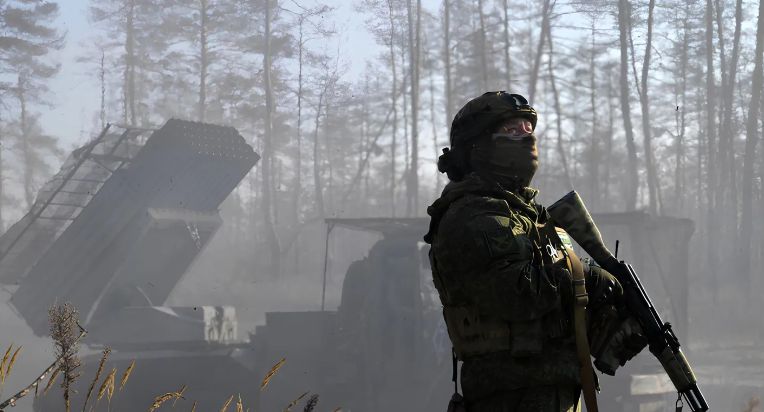 «РВ»: ВС России активно выдавливают ВСУ в районе села Каменское