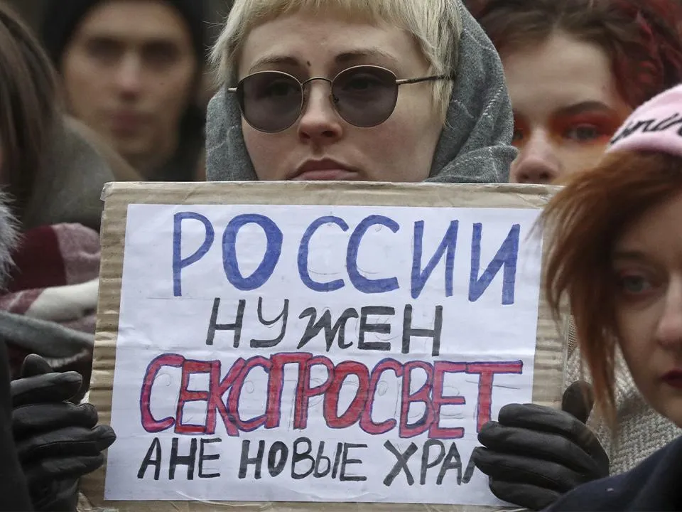 Депутат ГД Бурляев раскритиковал идею введения отдельного предмета о сексе в школах