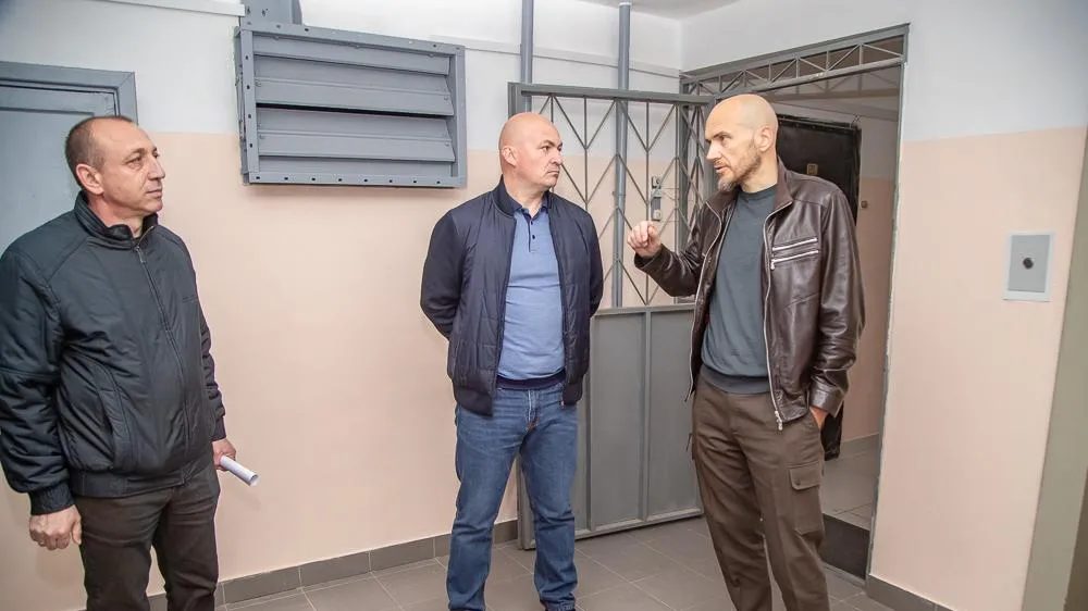 Депутат Дмитрий Голубков проверил качество ремонта в жилых домах в Одинцово
