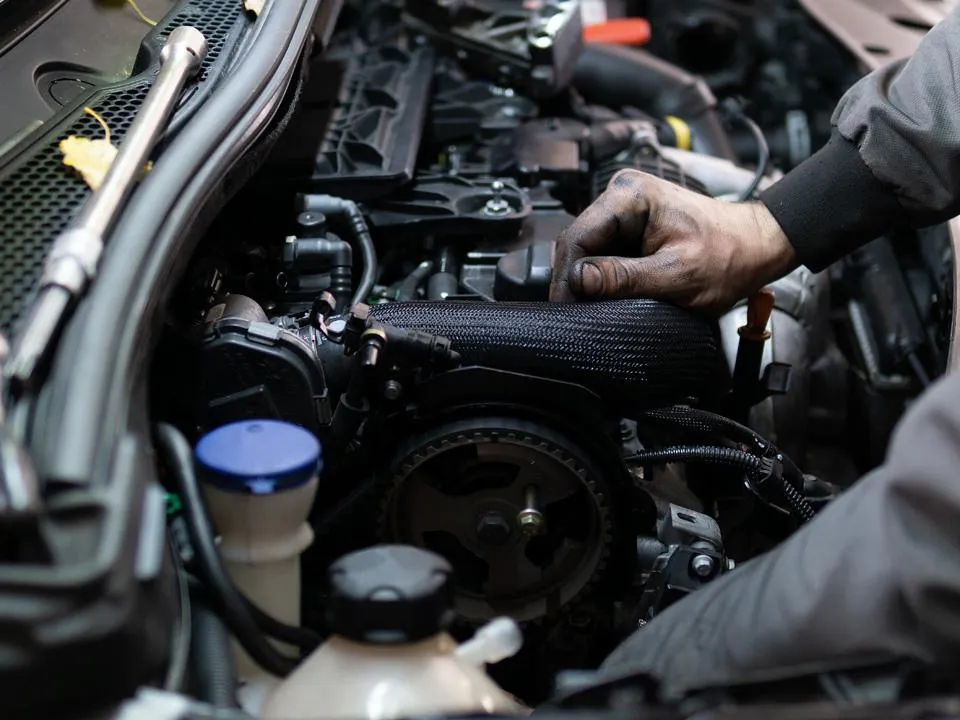 Автоэксперт раскрыл, какой режим убьет двигатель в сухой сезон
