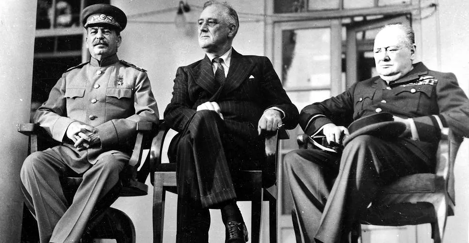 Черчилль, Рузвельт и Сталин на Тегеранской конференции 1943 года.