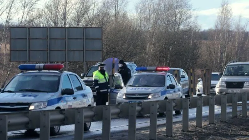 Под Новокузнецком грузовик  протаранил на трассе пассажирский автобус