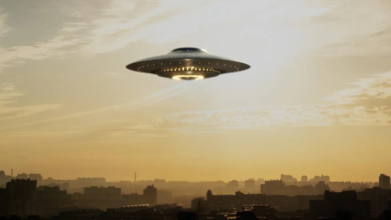 «Балашиха готовится к высадке?»: на крыше дома появилась загадочная площадка для НЛО