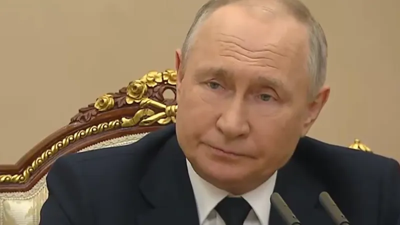 Путин встретился с губернатором Самарской области и сообщил, что вся страна сожалеет о гибели мобилизованных из региона в Макеевке 