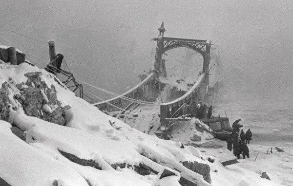 Новгородско-Лужская наступательная операция (14 января -15 февраля 1944 года) советских войск Волховского фронта против части сил 18-й немецкой армии, осаждавшей Ленинград