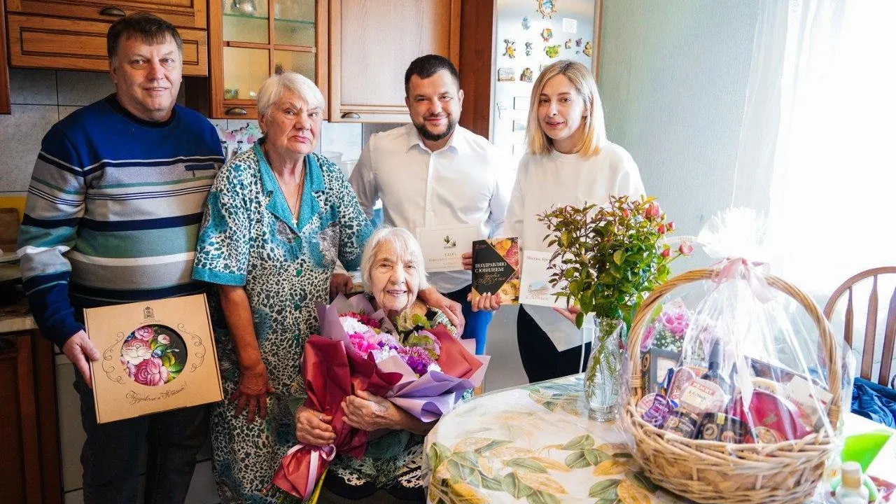 В Шатуре поздравили 100-летнюю долгожительницу Анастасию Климешову