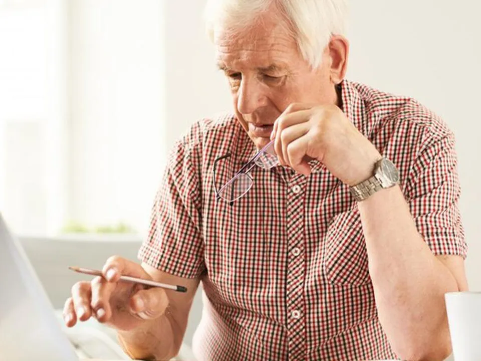 «Смотрят много сериалов»: названы признаки депрессии у пожилых людей