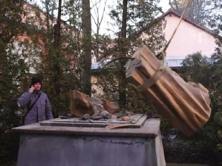 Русские самбисты заступились за Пушкина, памятники которому снесли на Украине