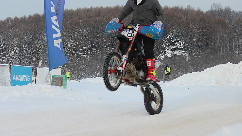 Николай Образцов — первое место класс 150 «мини» питбайк. Фото: Владимир Гуськов