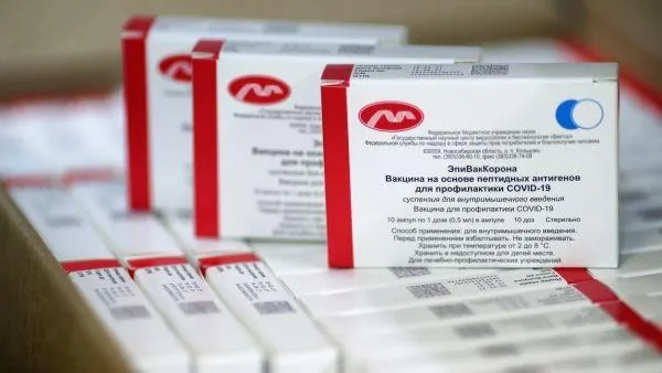 Центр «Вектор» проводит испытания трехкратной вакцинации препаратом «ЭпиВакКорона»