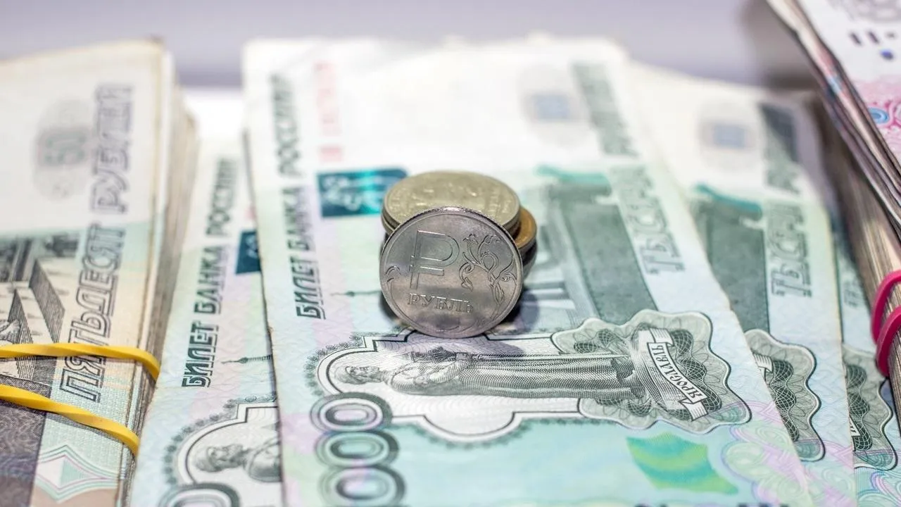 Суд взыскал с «Ёбидоёби» 300 тыс. рублей за вирусную песню Инстасамки