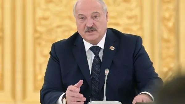 Лукашенко потребовал от России гарантии защиты от агрессии извне