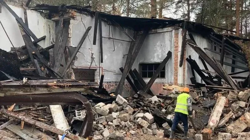 Заброшенные гаражи начали сносить в Дубне