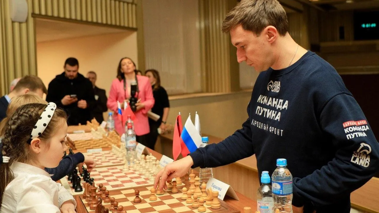 Антон Тарасов