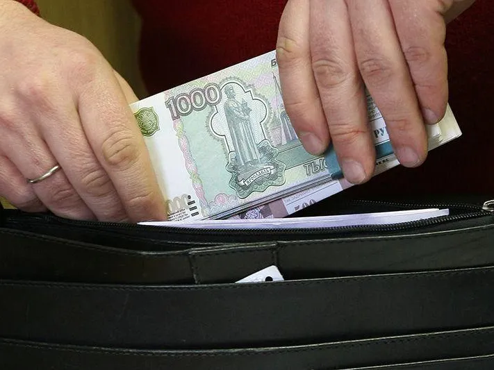 Россиянам рассказали, на что нужно потратить тринадцатую зарплату