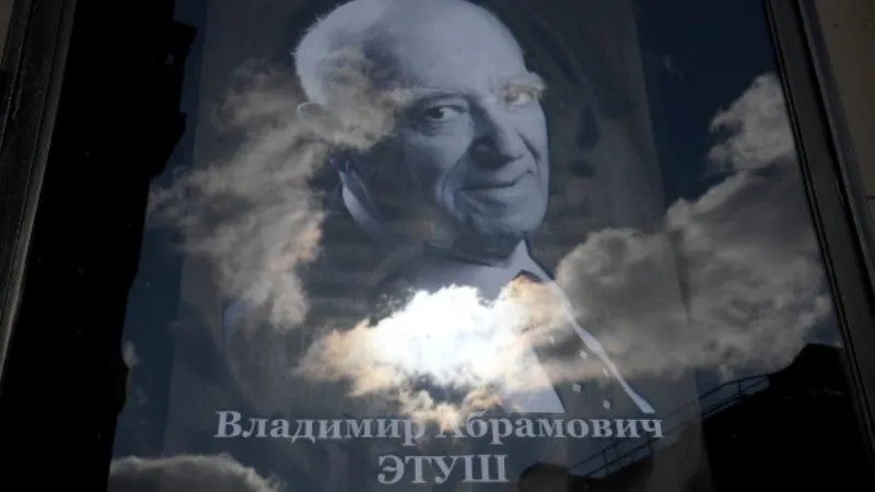 Вдова Владимира Этуша поделилась в сети снимками дома, где прожила с мужем двадцать лет