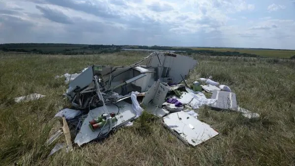 На месте крушения малайзийского Boeing 777 в районе деревни Грабово недалеко от Шахтерска