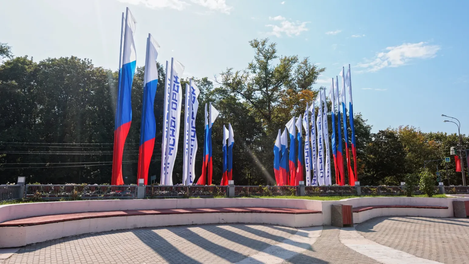 м