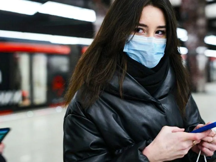 Врач считает, что в Подмосковье необходимо ввести масочный режим из-за свиного гриппа