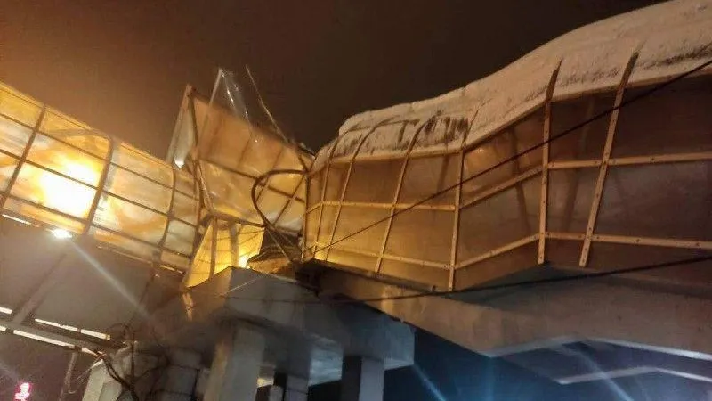 Поврежденный пешеходный переход в Балашихе восстановят в течение пяти дней