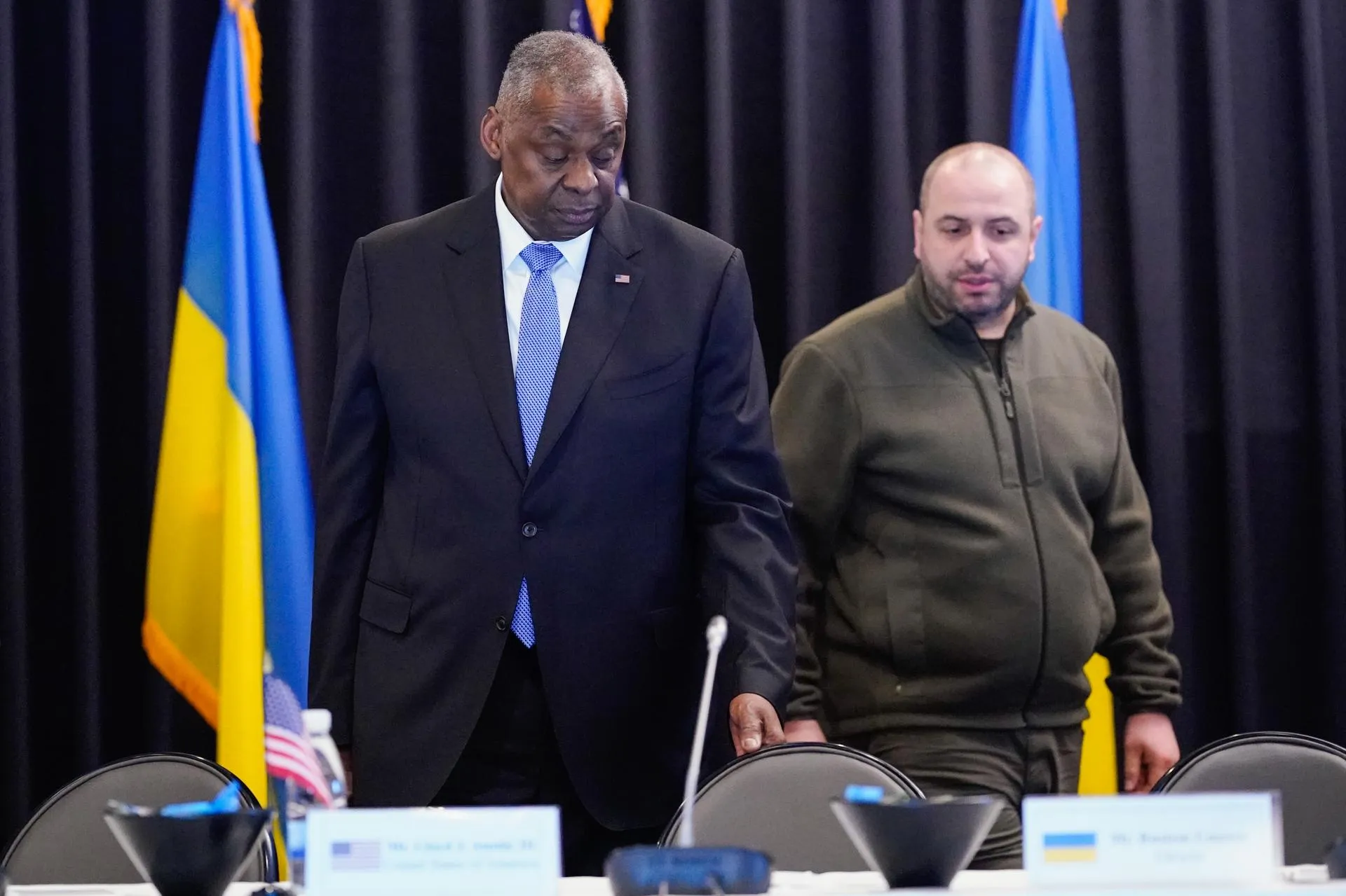 Глава Пентагона Ллойд Остин и министр обороны Украины Рустем Умеров