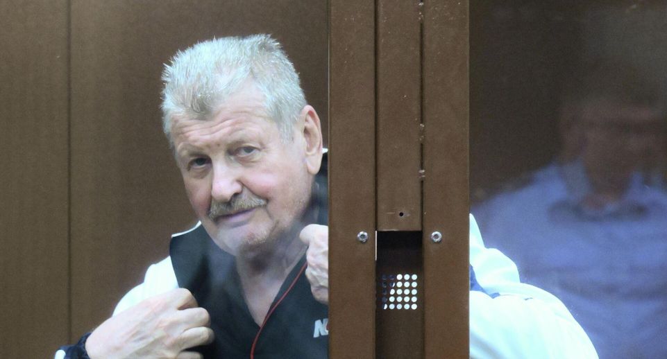 Вице-губернатор Брянщины Симоненко и его сын не признали вину по уголовному делу