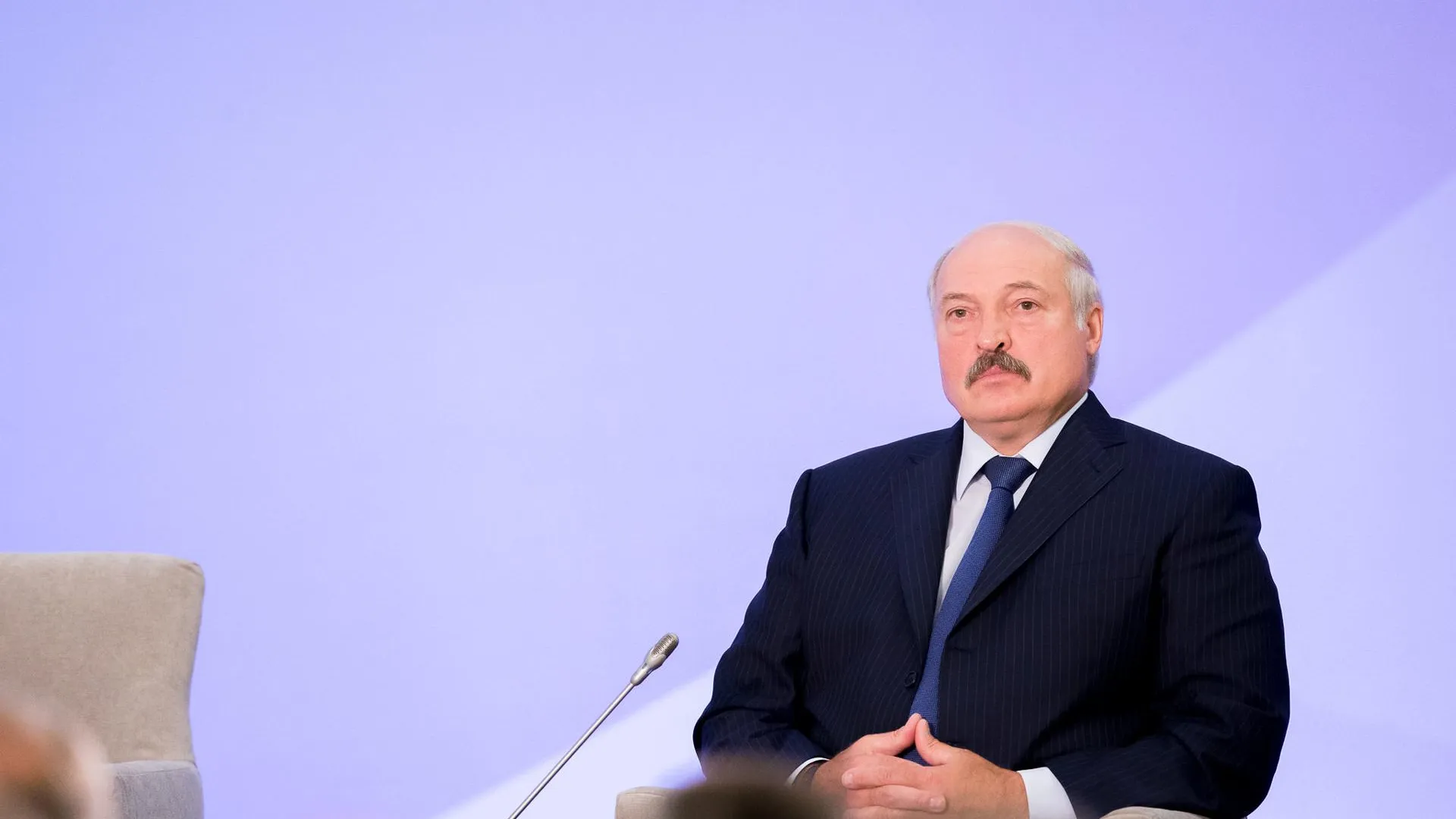Лукашенко заявил о готовности помочь в урегулировании конфликта на Украине
