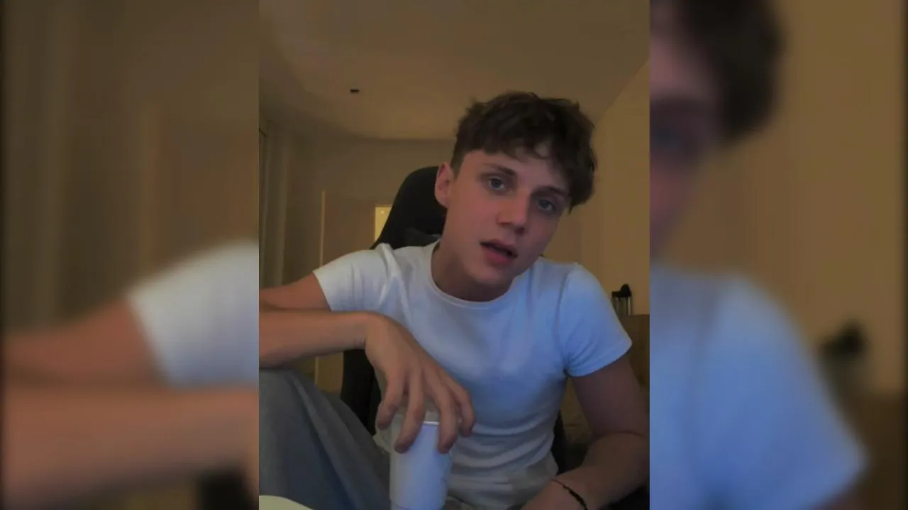 С бара Вани Дмитриенко потребовали 1,2 млн рублей