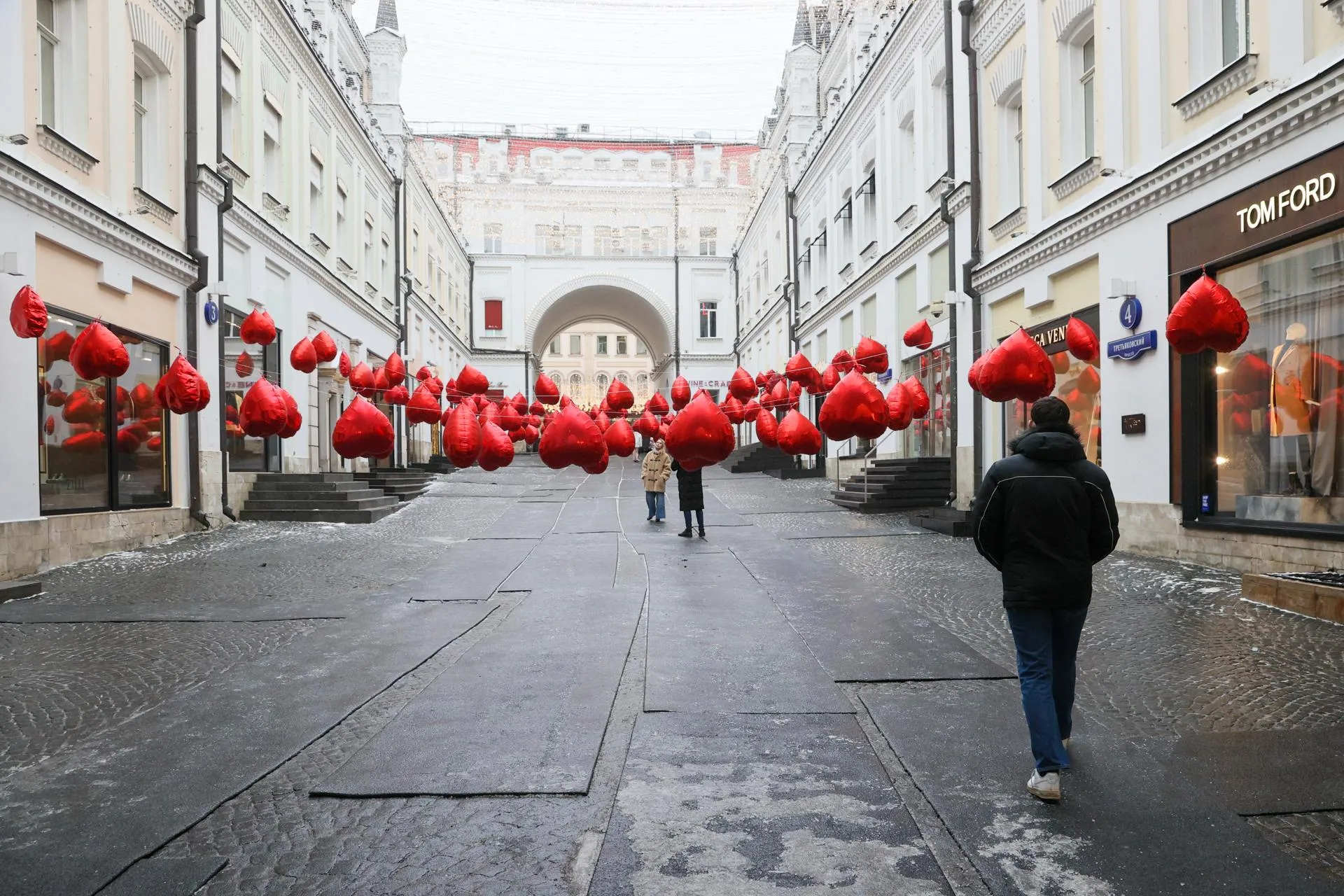 Украшения ко Дню святого Валентина в Москве. Немного невеселые.