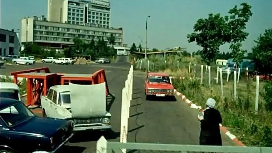 Фото: кадр из фильма «Невероятные приключения итальянцев в России». Режиссер Э. Рязанов. 1973 год.