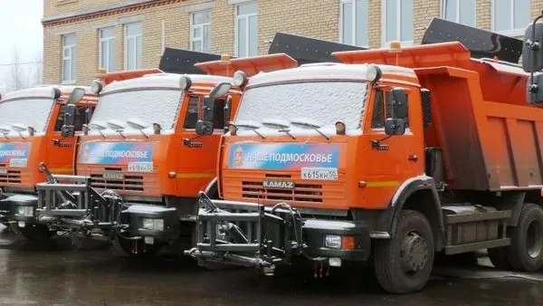 Более 500 единиц спецтехники борются с последствиями снегопада в МО
