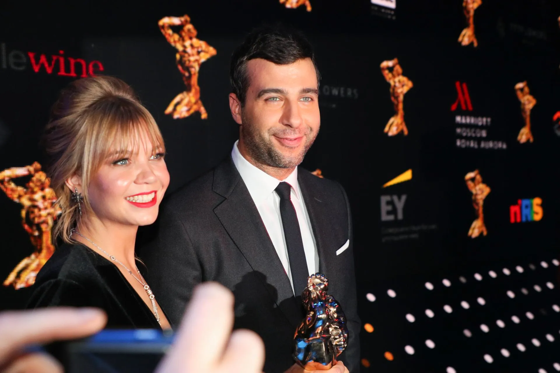 Ургант с коллегой по «Вечернему Урганту» Аллой Михеевой. Bulkin Sergey/news.ru