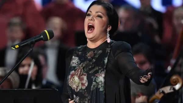 Нетребко госпитализировали с пневмонией