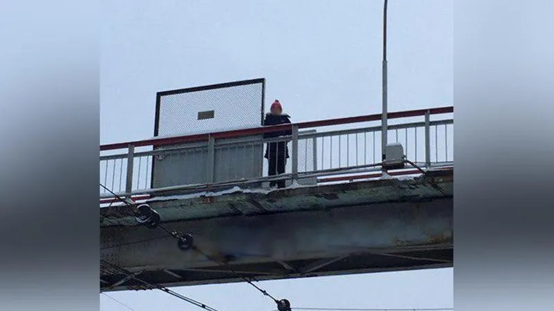Хулиган кидался новогодними петардами в людей в Домодедово