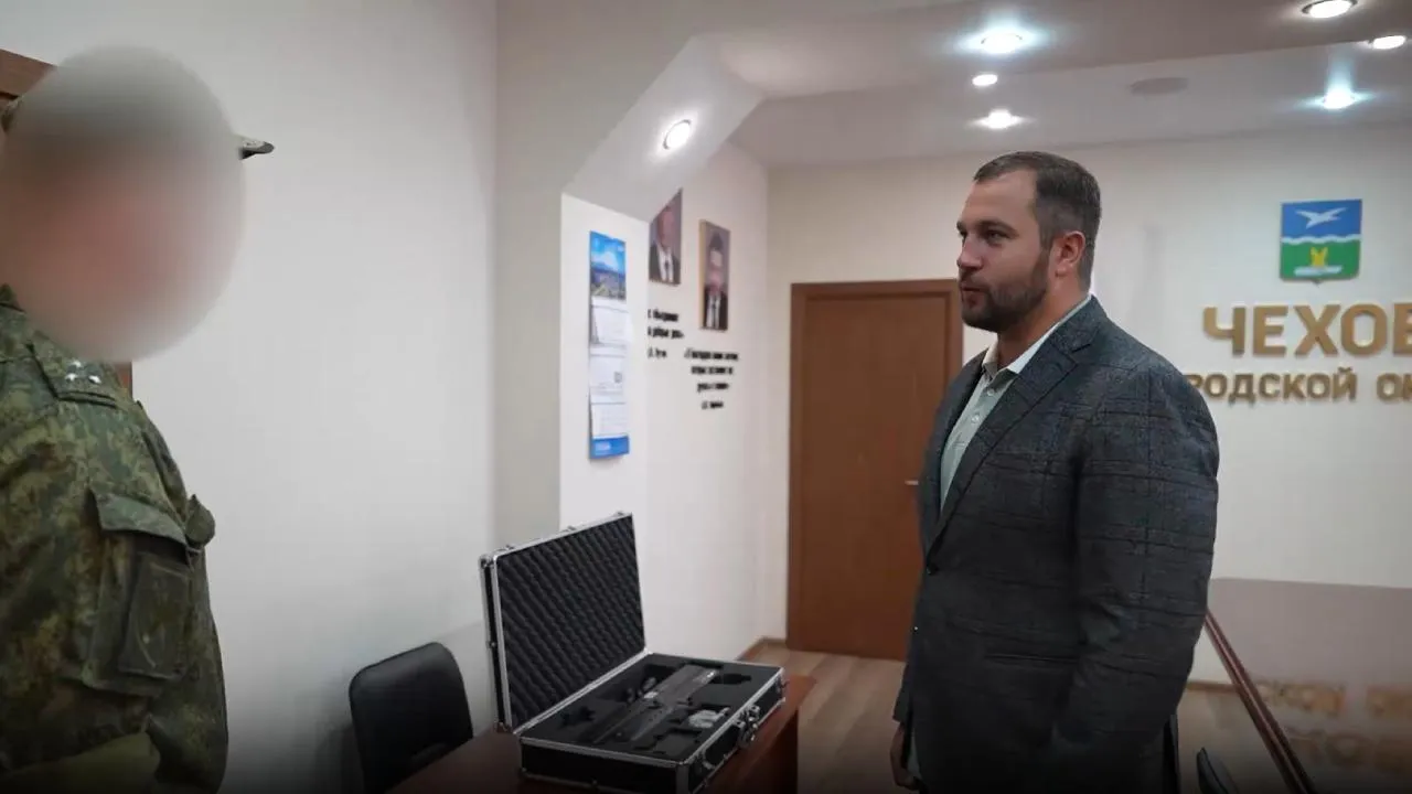 Михаил Собакин передал бойцам СВО антидроновое ружье