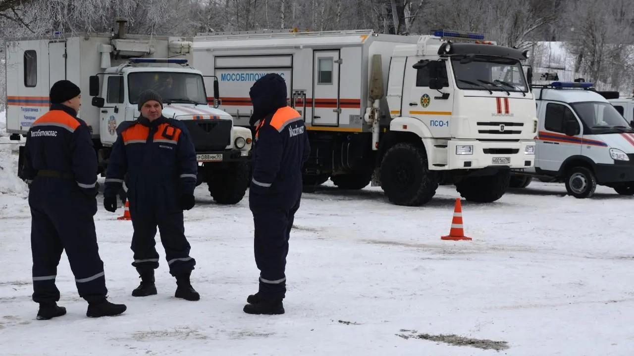 Подмосковные спасатели напомнили о правилах безопасности во время крещенских купаний