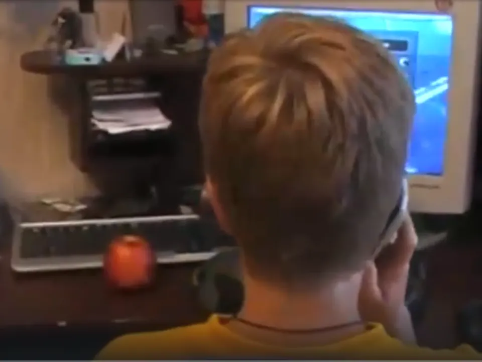 Кадр из фильма «Сквад — эпизод 1. Внимание, в небе — Покрышкин!». Режиссер Э. Семенов. 2007 год