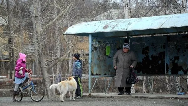 Жители Клина-9 пожаловались губернатору, что вынуждены по часу ждать автобуса
