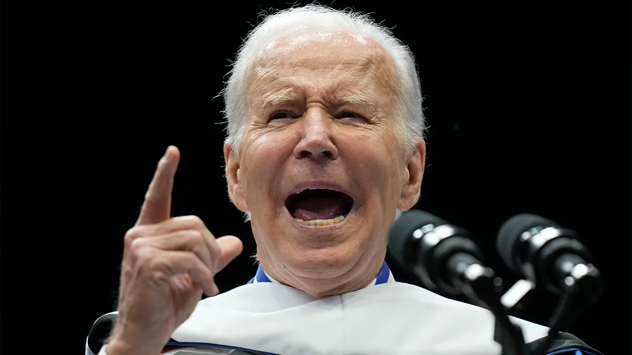 Американцы осудили Байдена за «бардак» в администрации президента